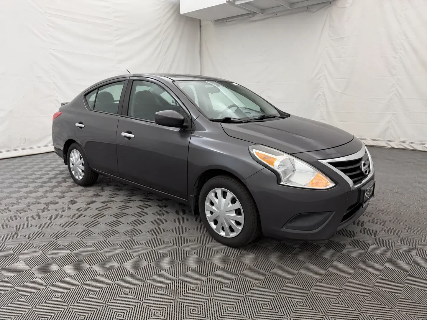 Nissan Versa photo 4