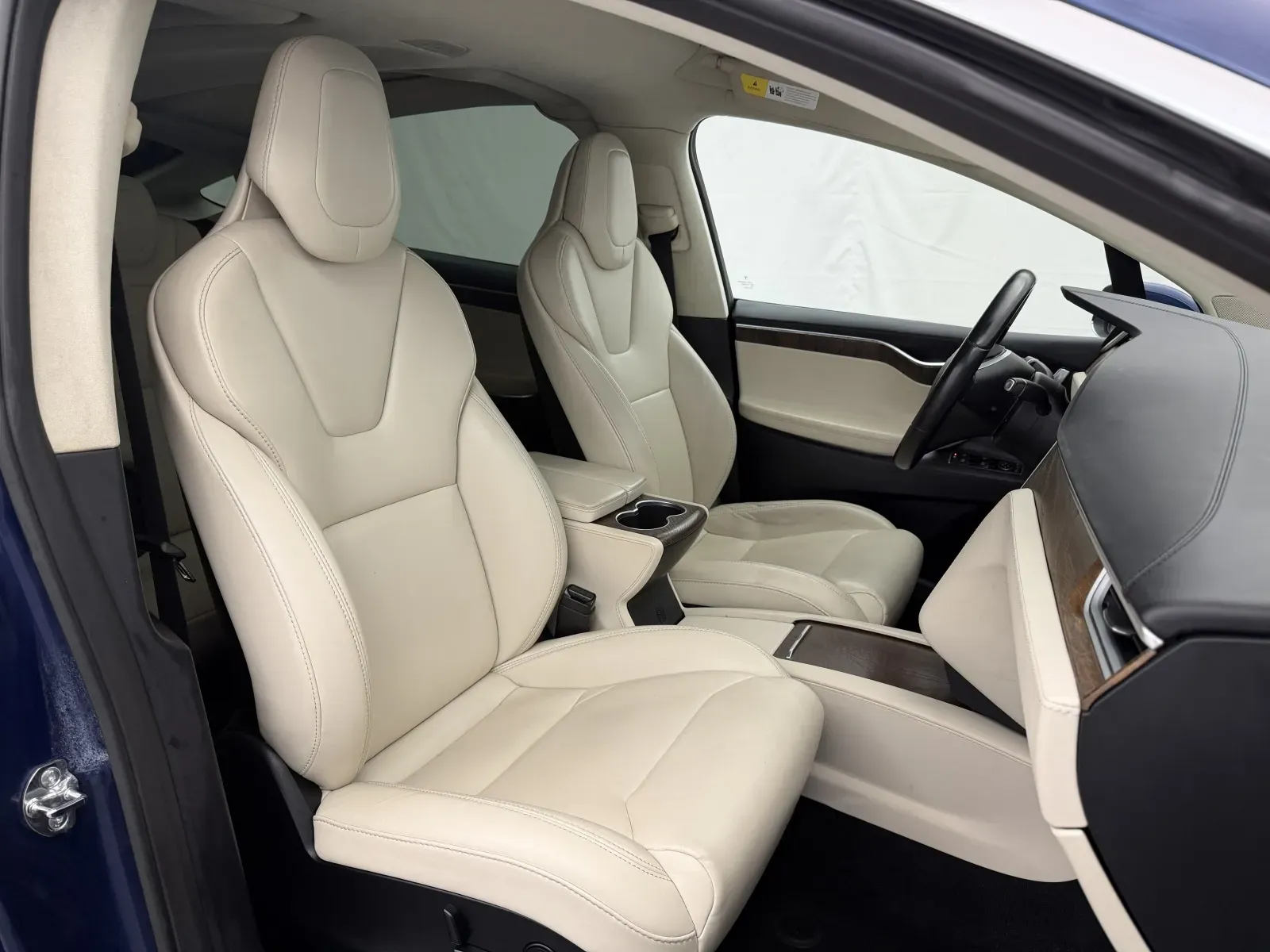 Tesla Model X photo 15