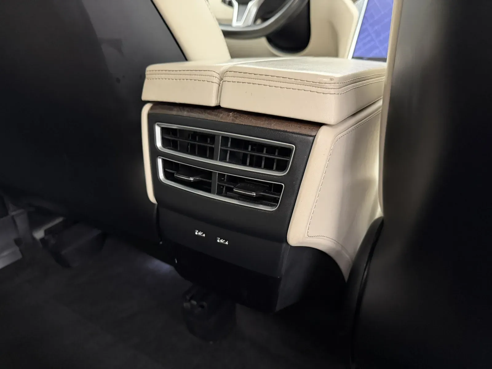 Tesla Model X photo 12