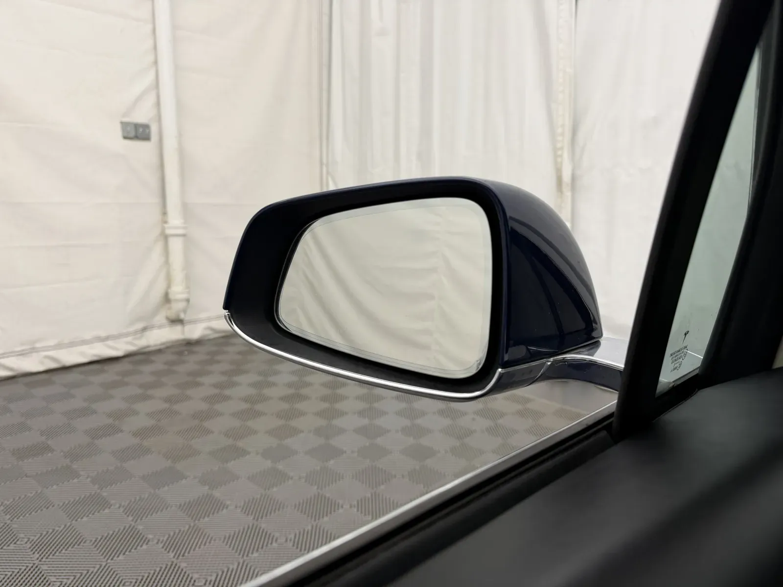 Tesla Model X photo 10