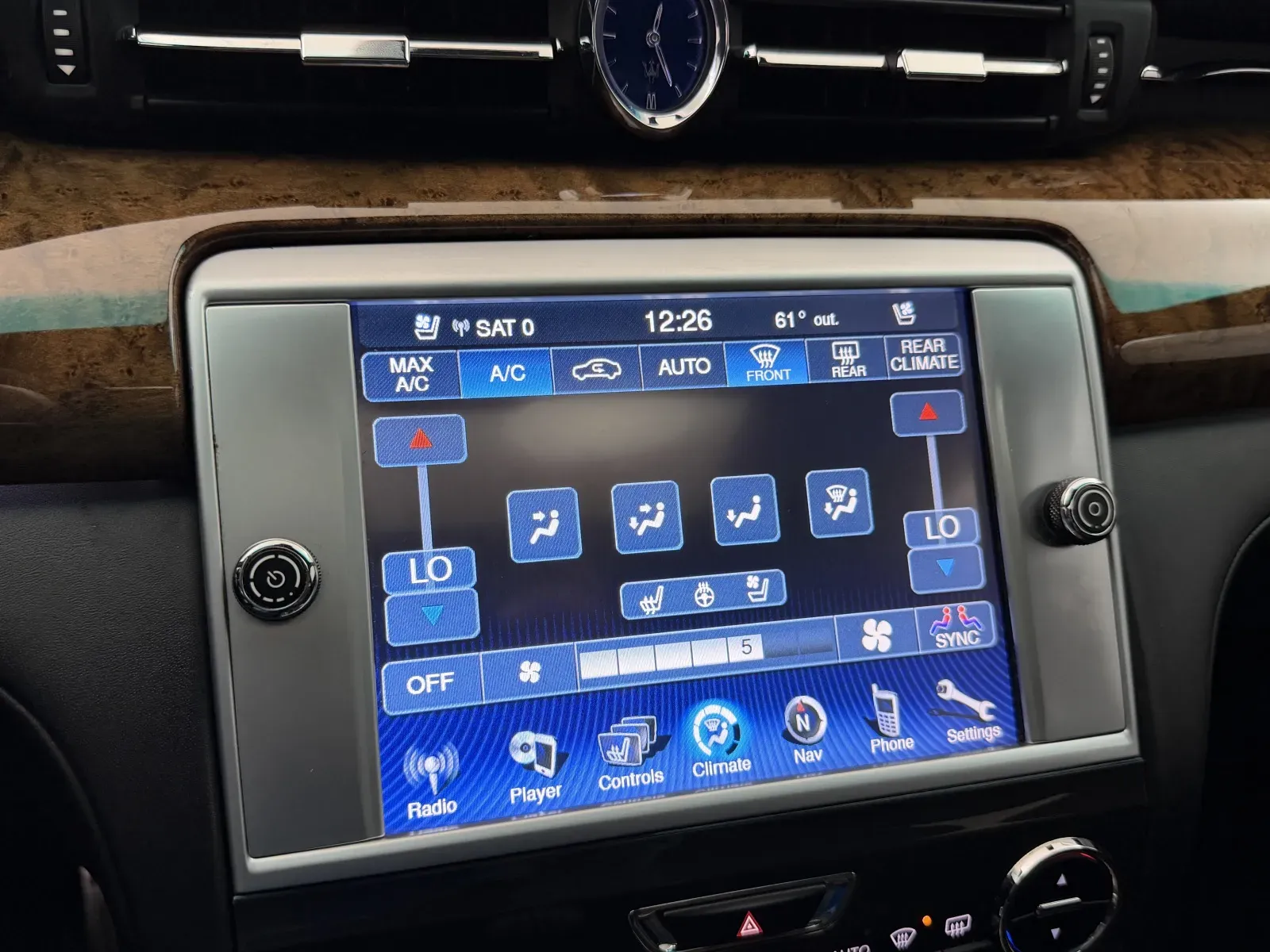 Maserati Quattroporte photo 19