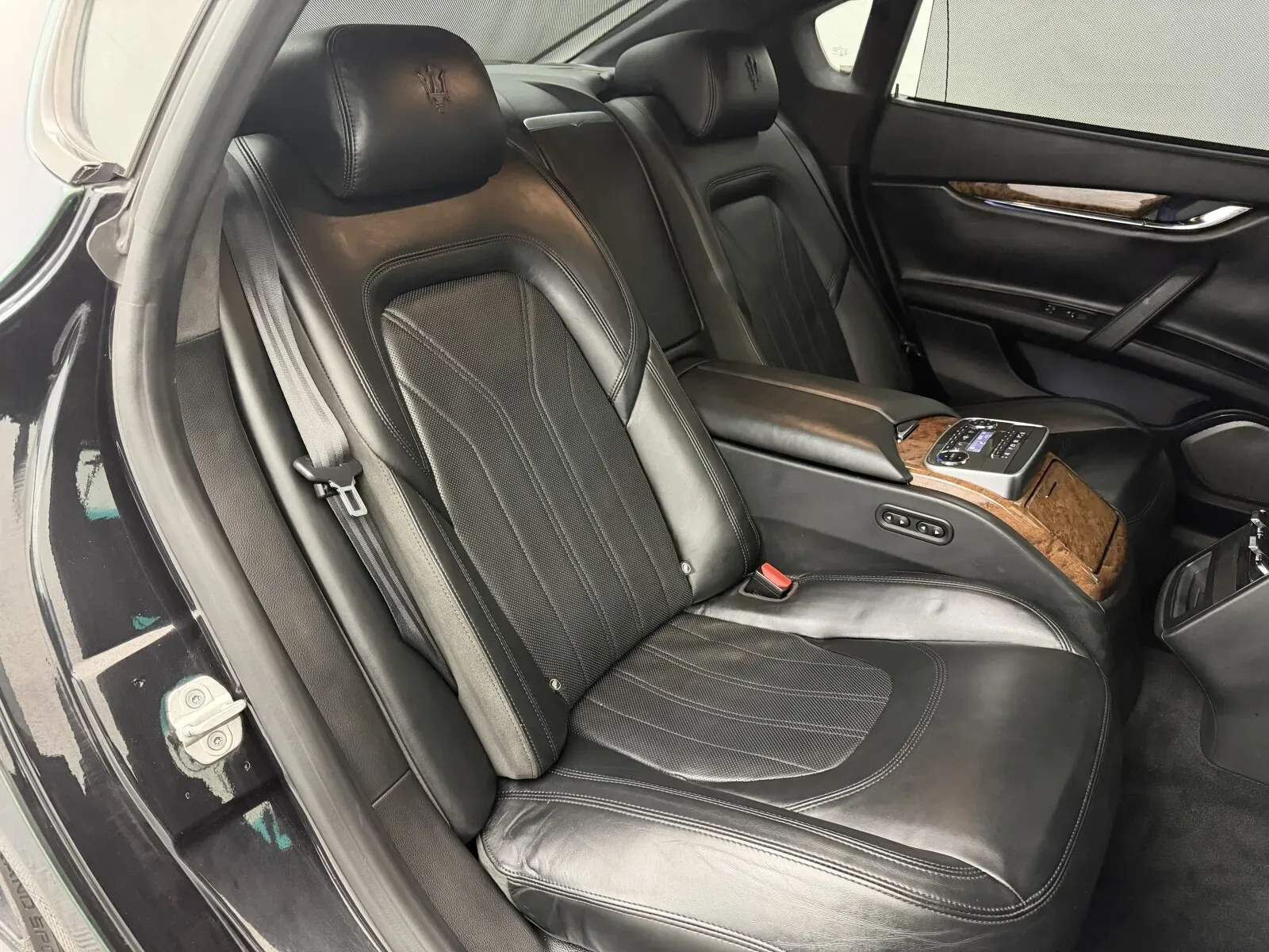 Maserati Quattroporte photo 29