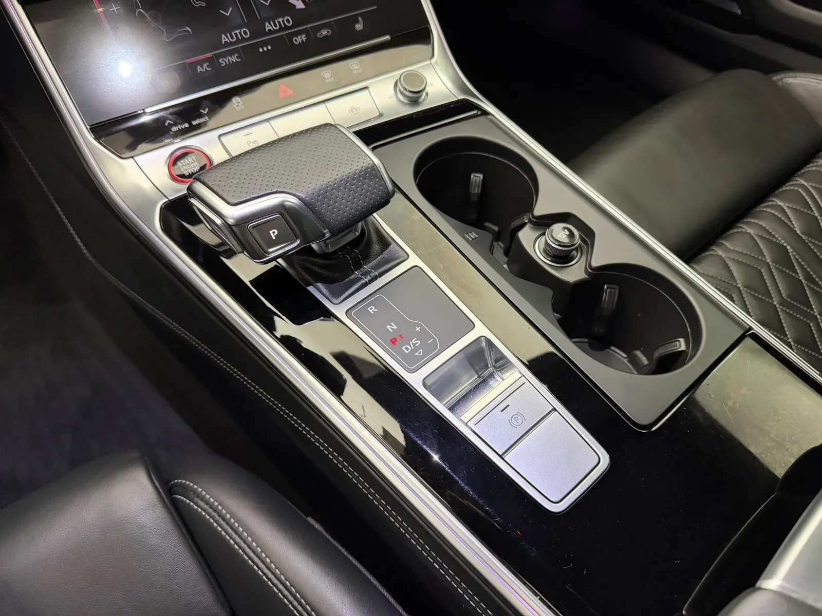 Audi S6 photo 36