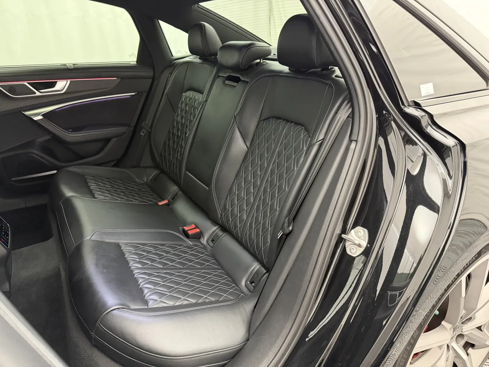 Audi S6 photo 38