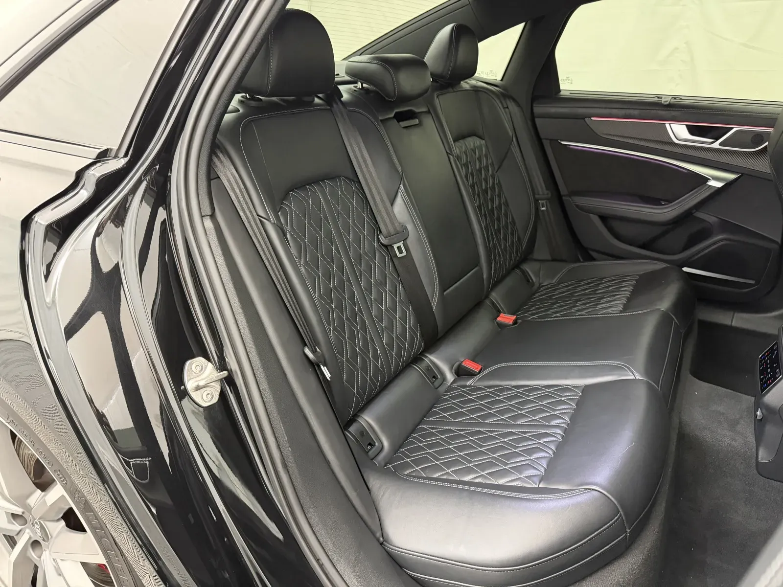 Audi S6 photo 40