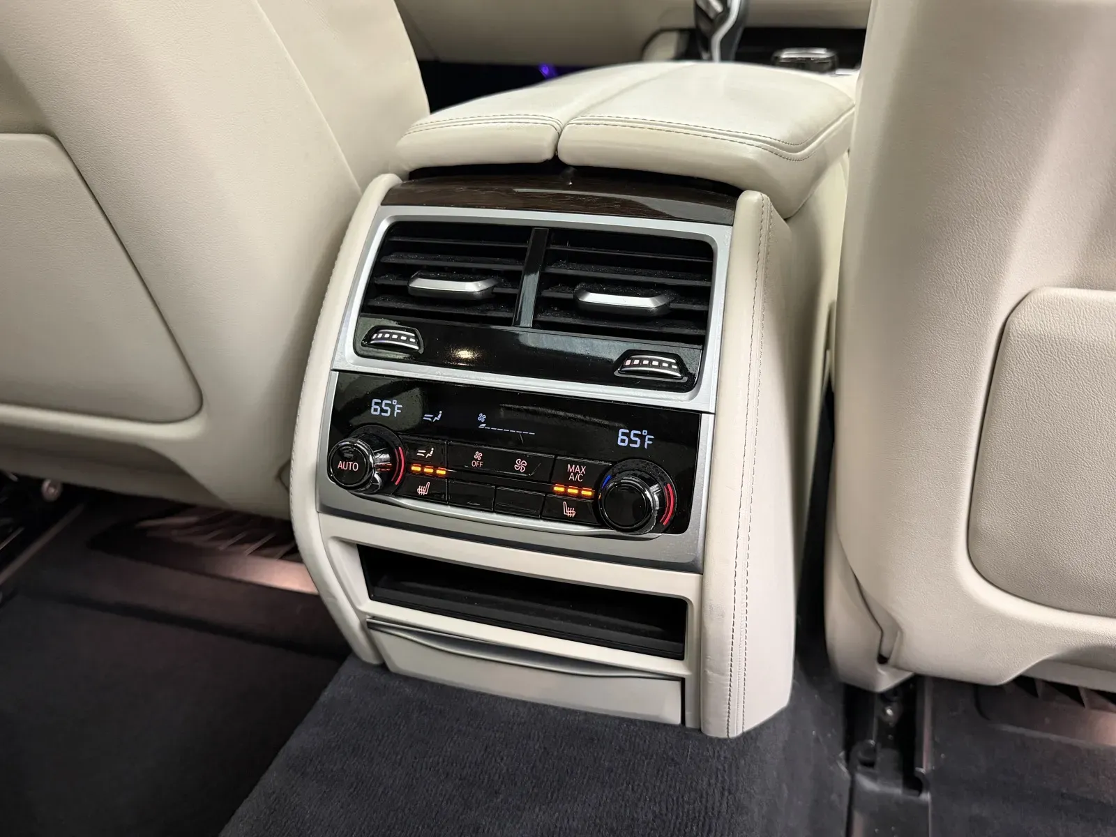 BMW 7 Series photo 21