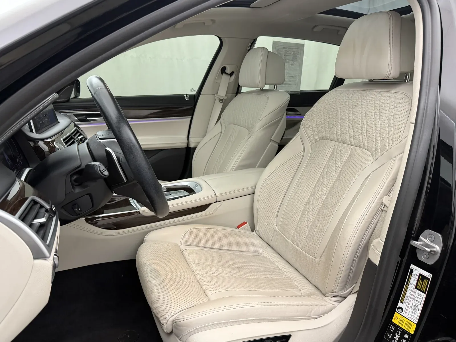 BMW 7 Series photo 5