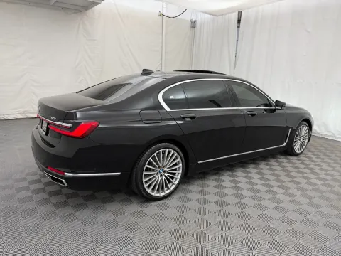 More photos of 2022 BMW 7 Series 750i xDrive at Autos of Chicago, IL