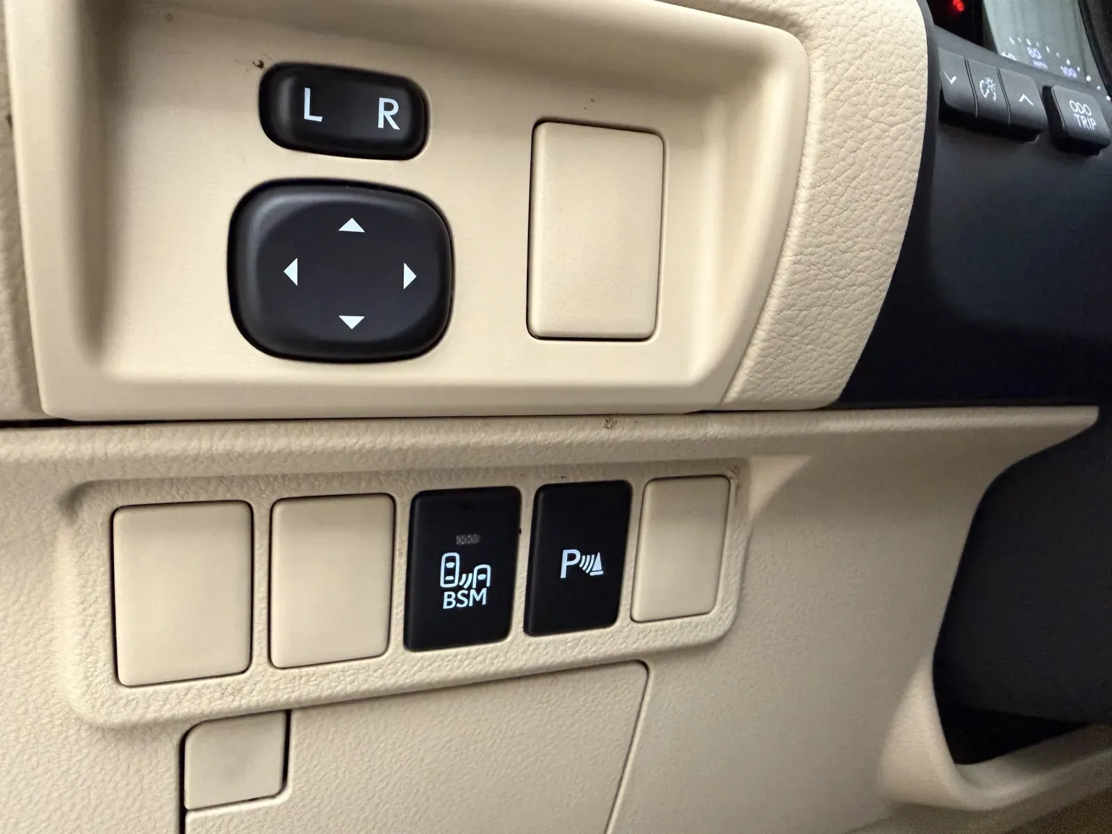 Lexus ES photo 10