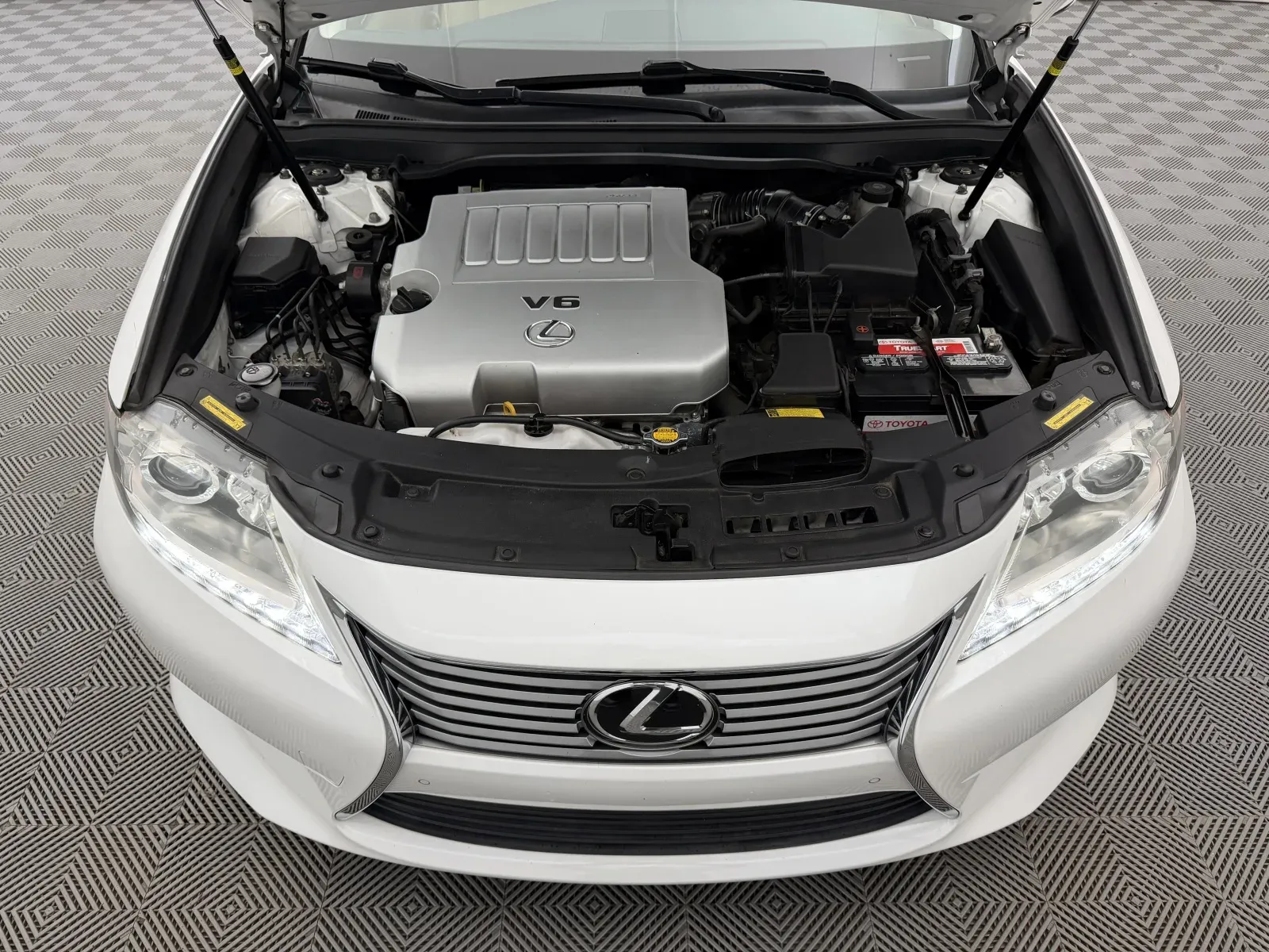 Lexus ES photo 26