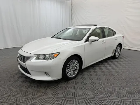 Photos of 2015 Lexus ES 350 Crafted Line for sale in Arlington Heights, IL at Autos of Chicago