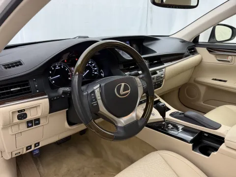 More photos of 2015 Lexus ES 350 Crafted Line at Autos of Chicago, IL
