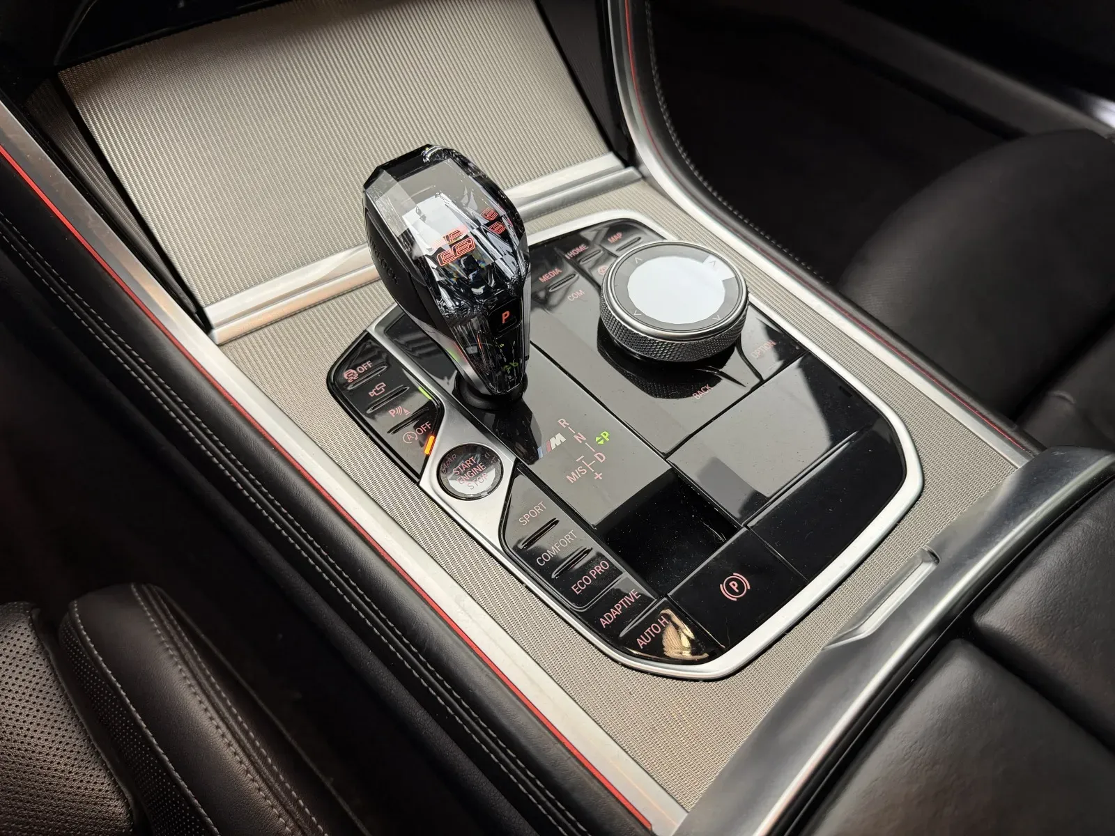 BMW 8 Series photo 32