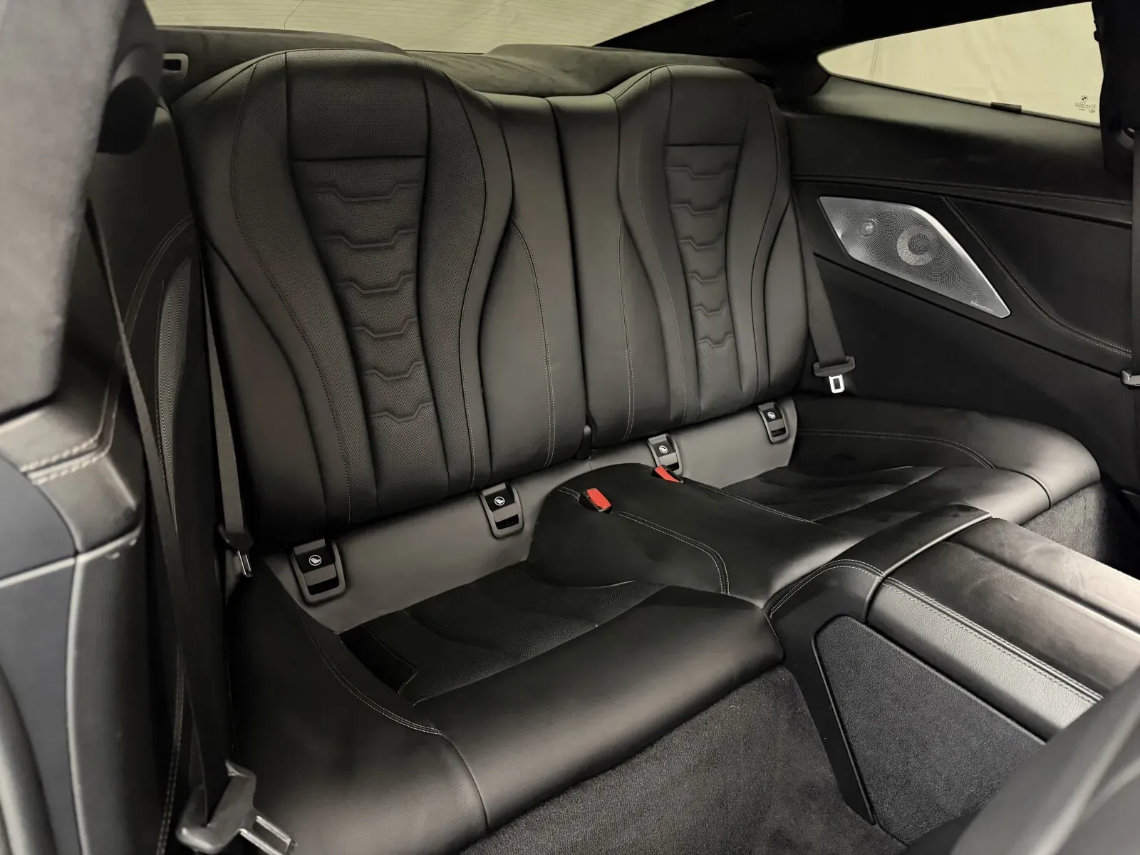 BMW 8 Series photo 34