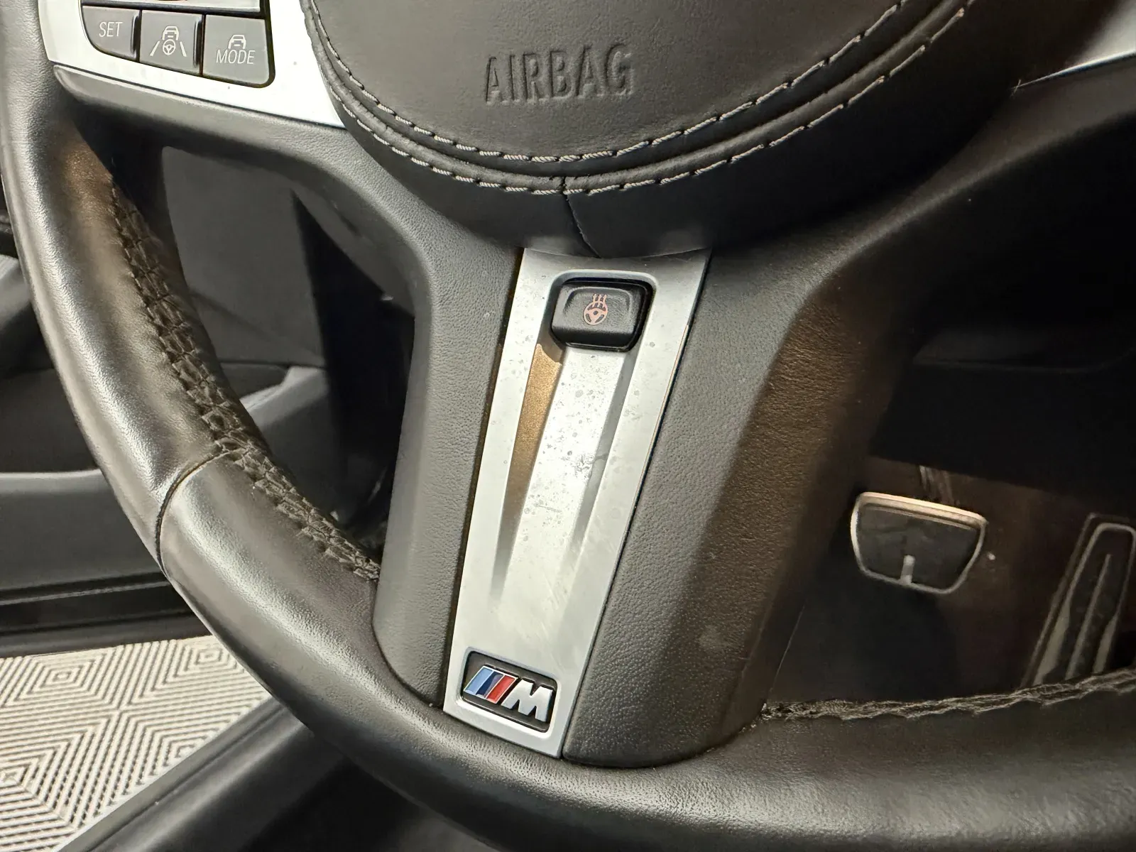 BMW 8 Series photo 5