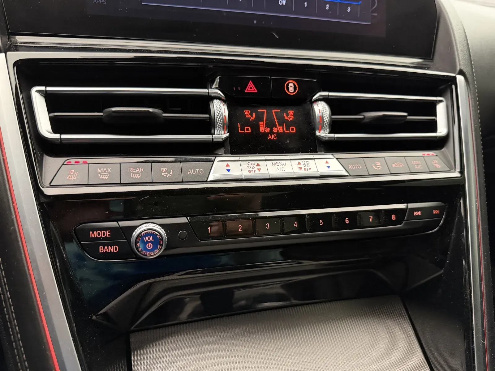 BMW 8 Series photo 29