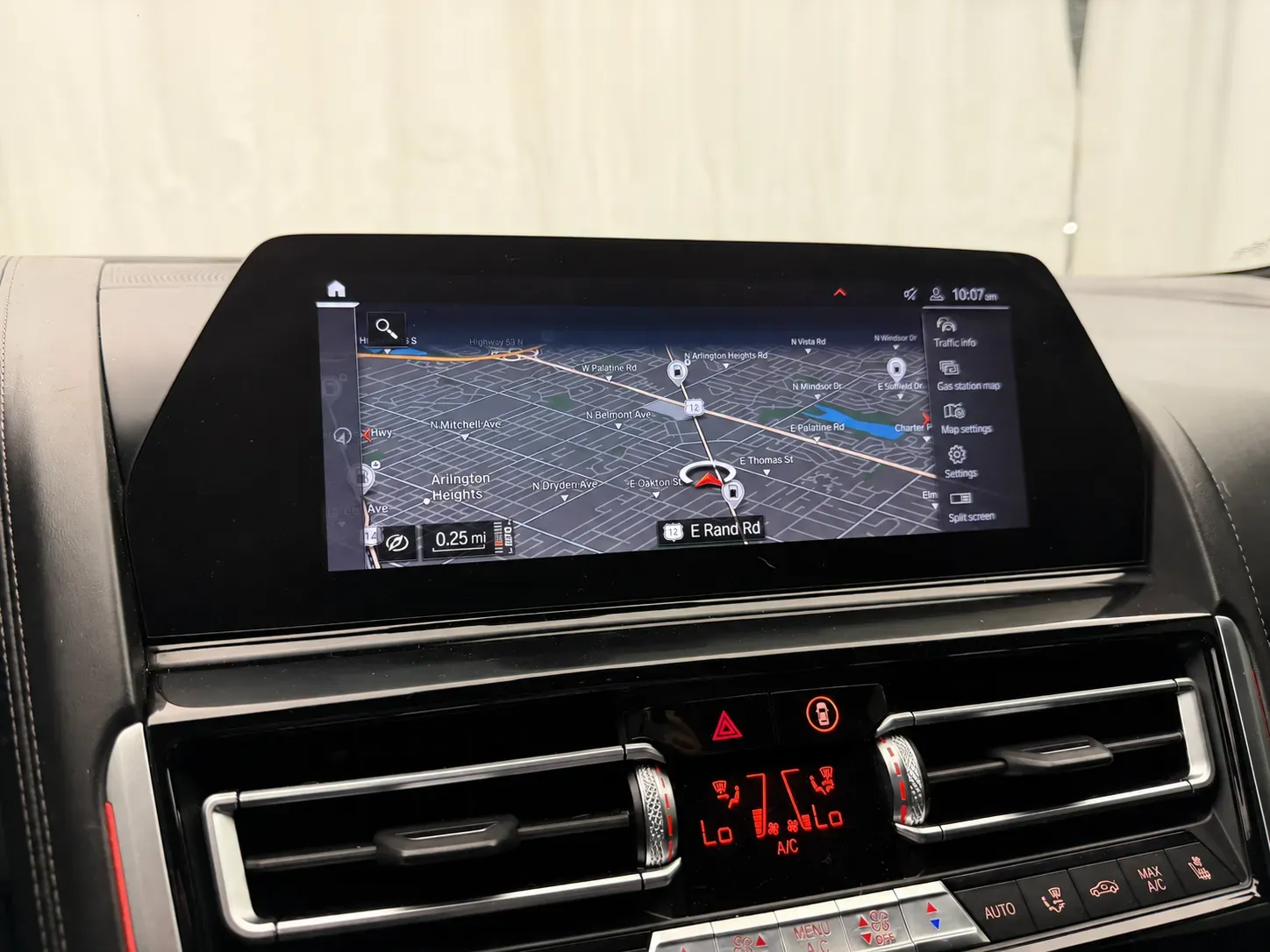 BMW 8 Series photo 24