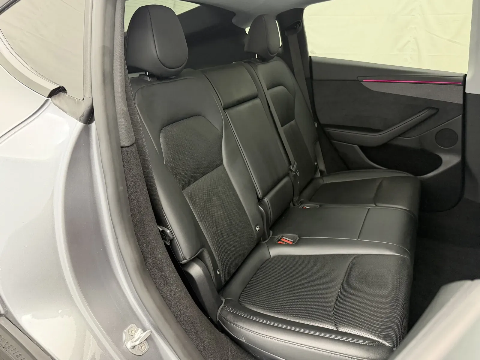Tesla Model Y photo 33