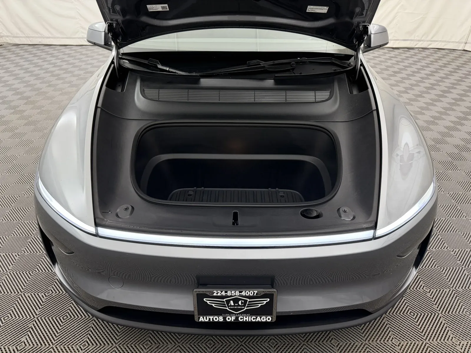 Tesla Model Y photo 37