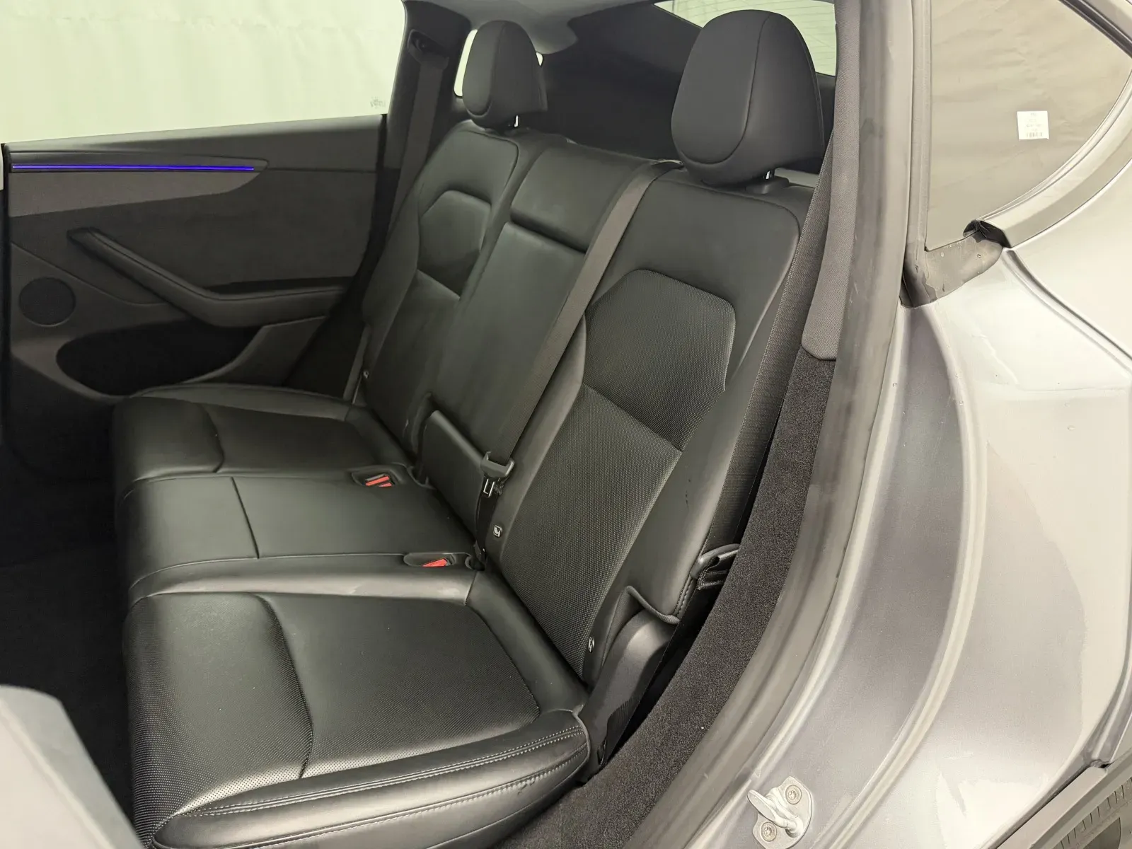 Tesla Model Y photo 28