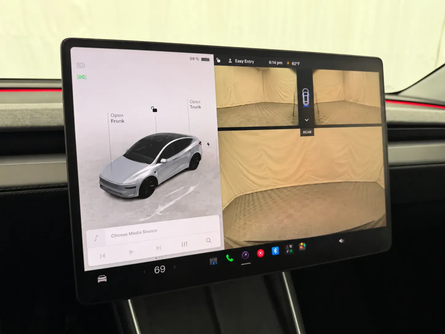 Tesla Model Y photo 16