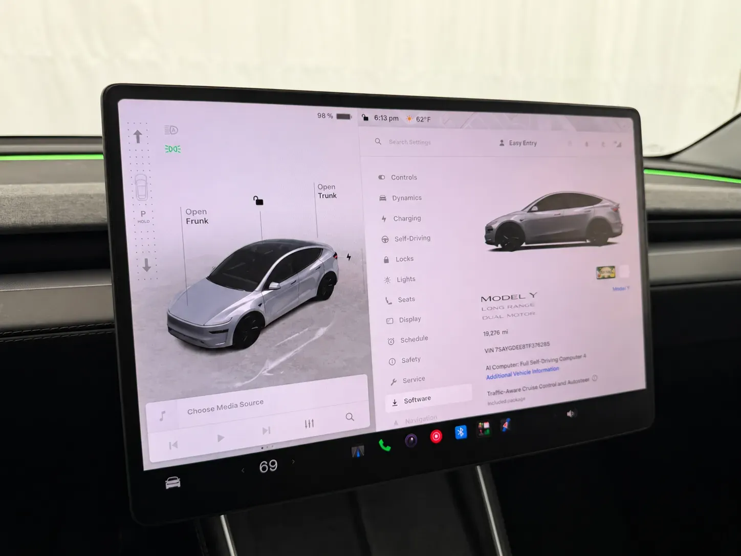 Tesla Model Y photo 22