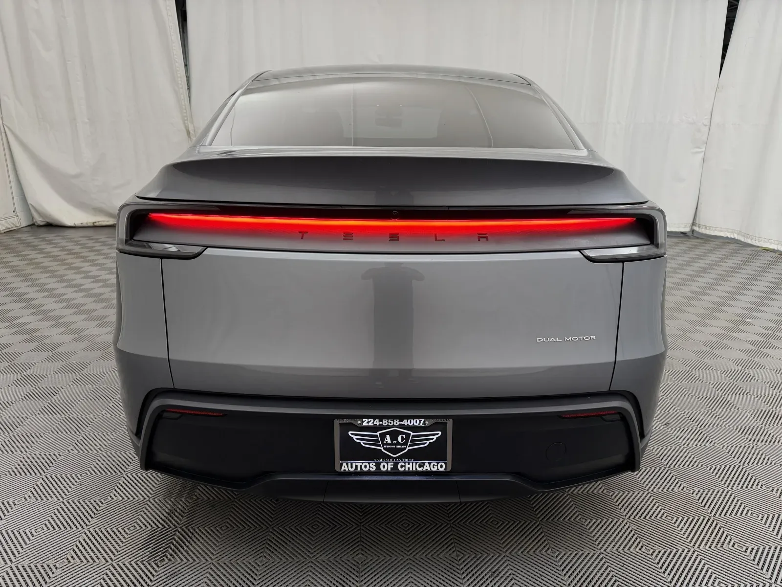 Tesla Model Y photo 4