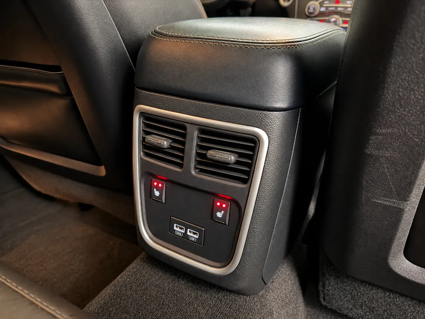 Dodge Charger photo 36