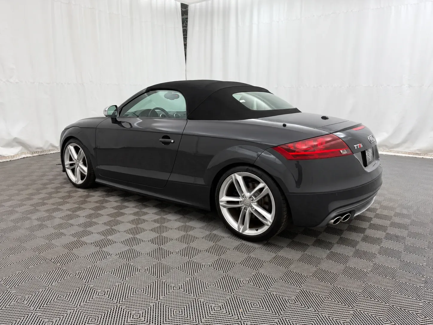 Audi TTS photo 13