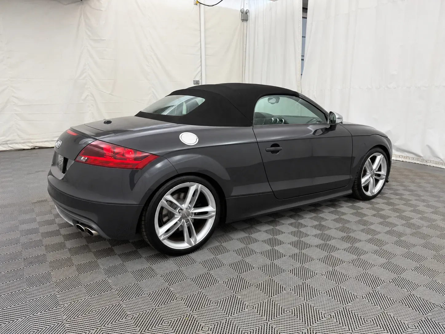 Audi TTS photo 11