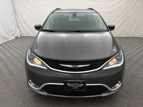 Another view of 2017 Chrysler Pacifica Touring-L for sale in Arlington Heights, IL at Autos of Chicago