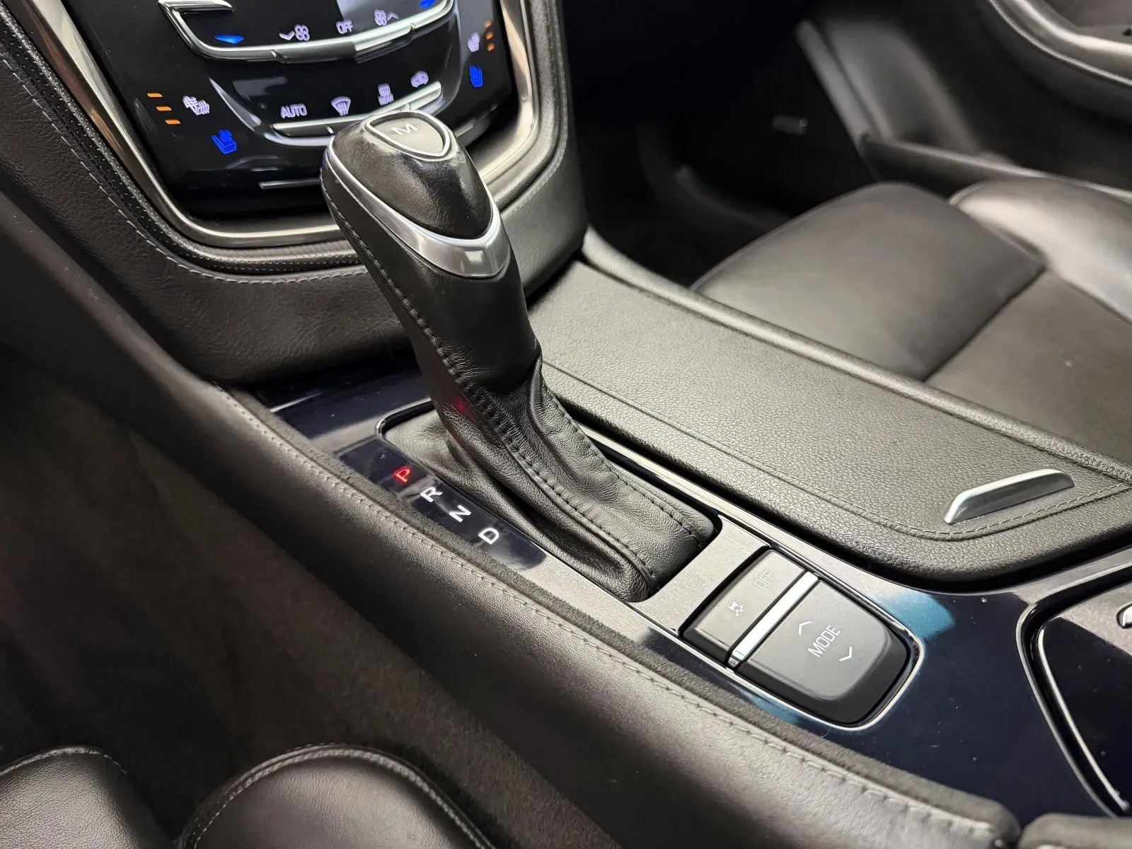 Cadillac CTS photo 23