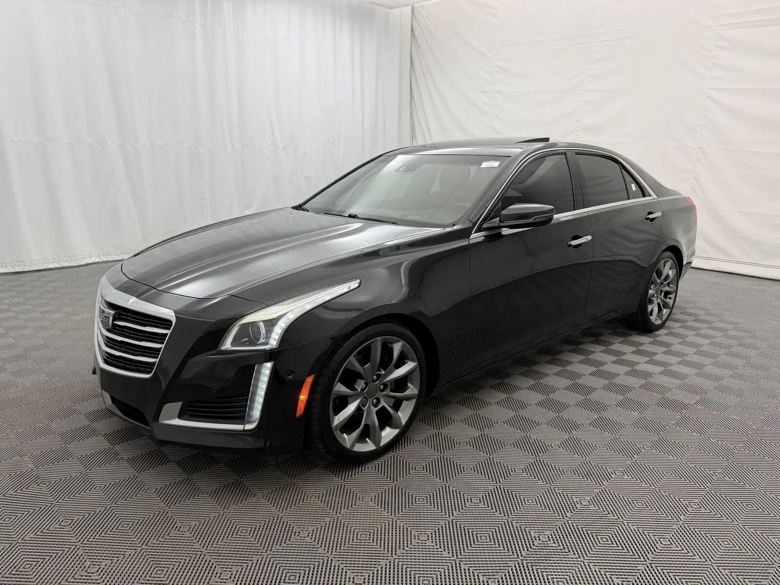 Cadillac CTS photo 2