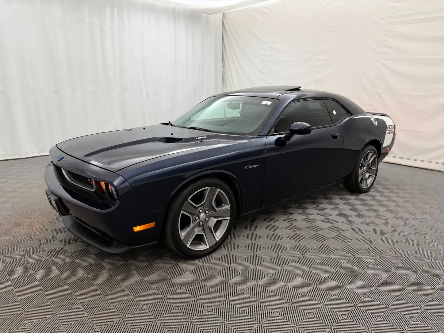 Dodge Challenger photo 2