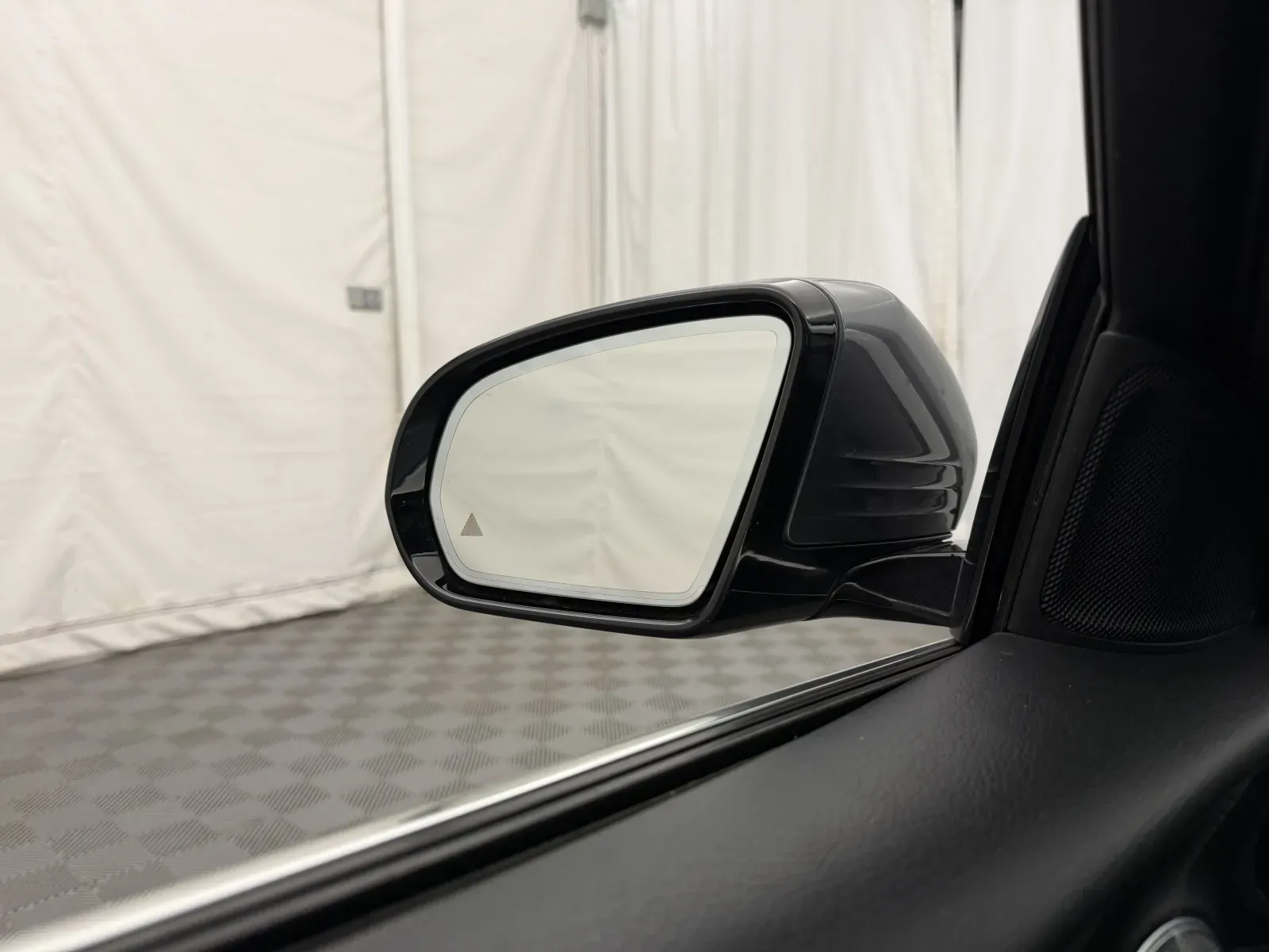 Mercedes-Benz E-Class photo 12