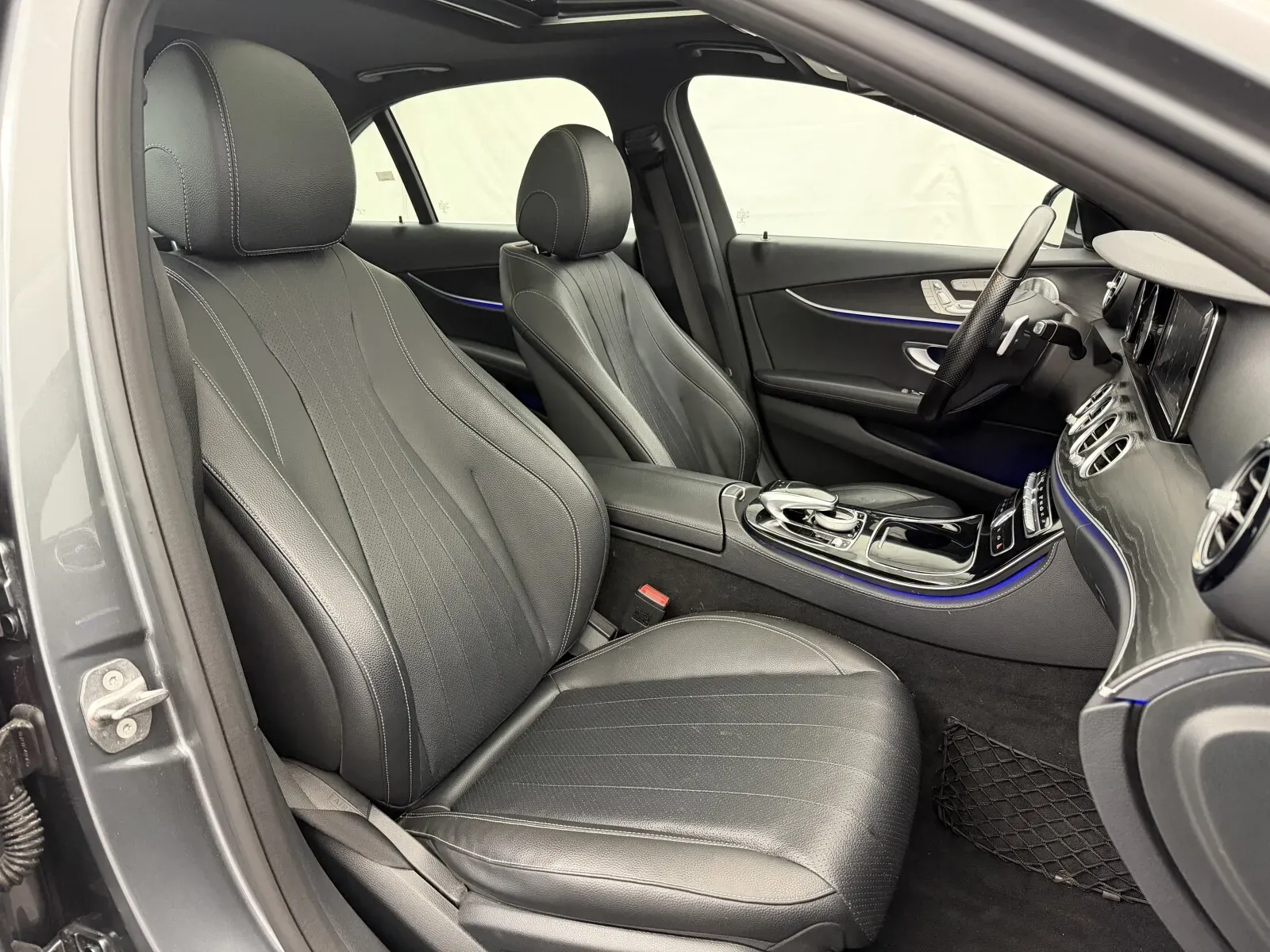 Mercedes-Benz E-Class photo 23