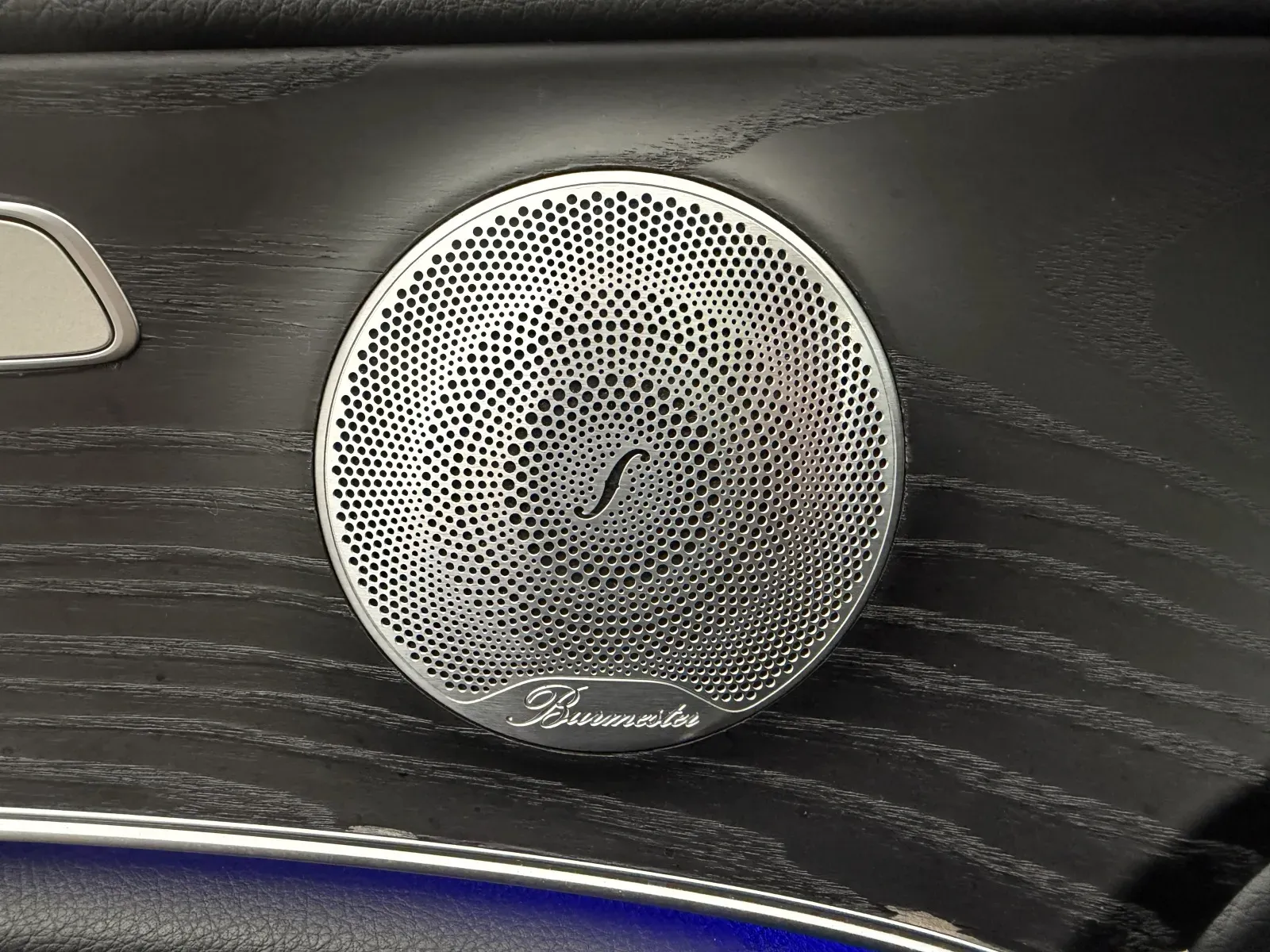 Mercedes-Benz E-Class photo 11