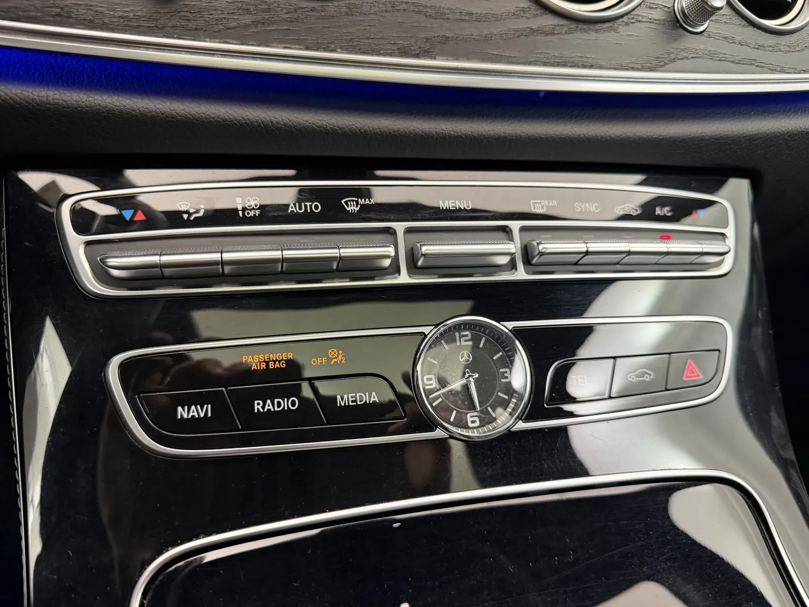 Mercedes-Benz E-Class photo 18