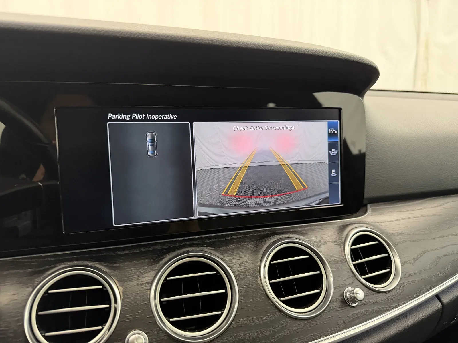 Mercedes-Benz E-Class photo 16