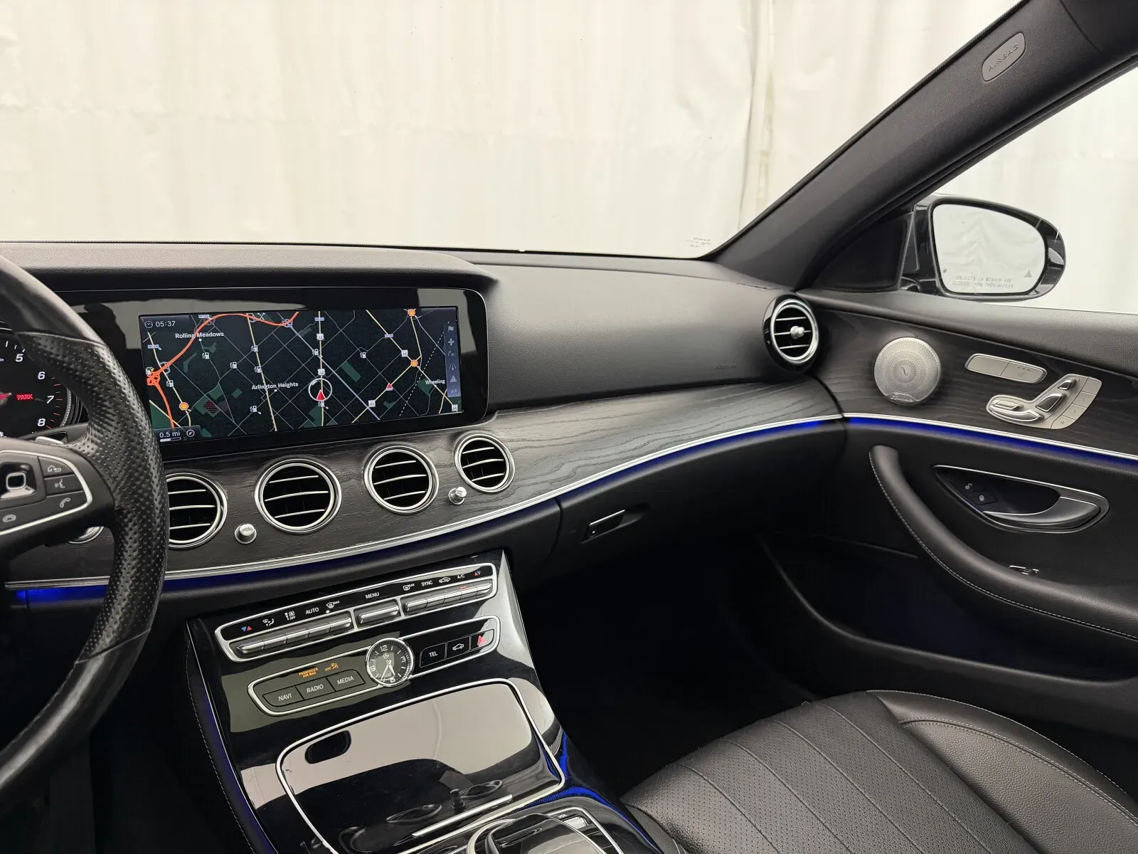 Mercedes-Benz E-Class photo 13