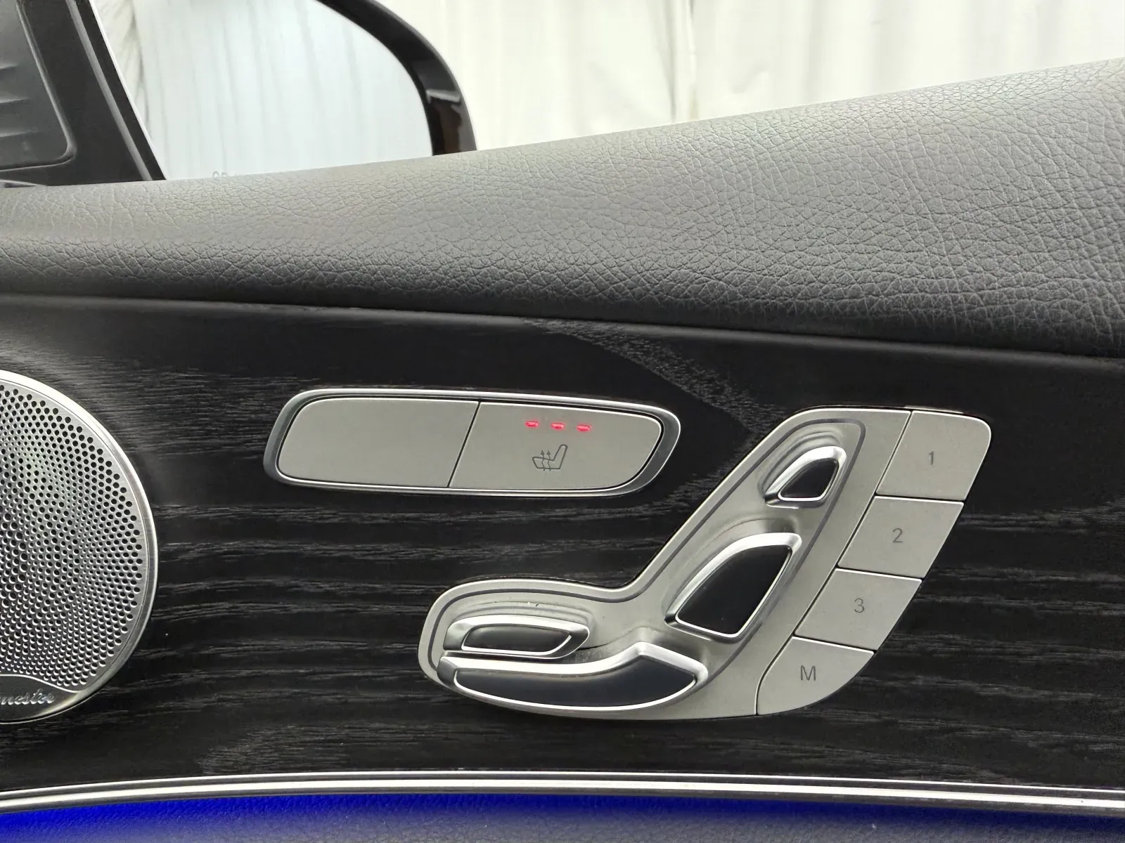 Mercedes-Benz E-Class photo 7