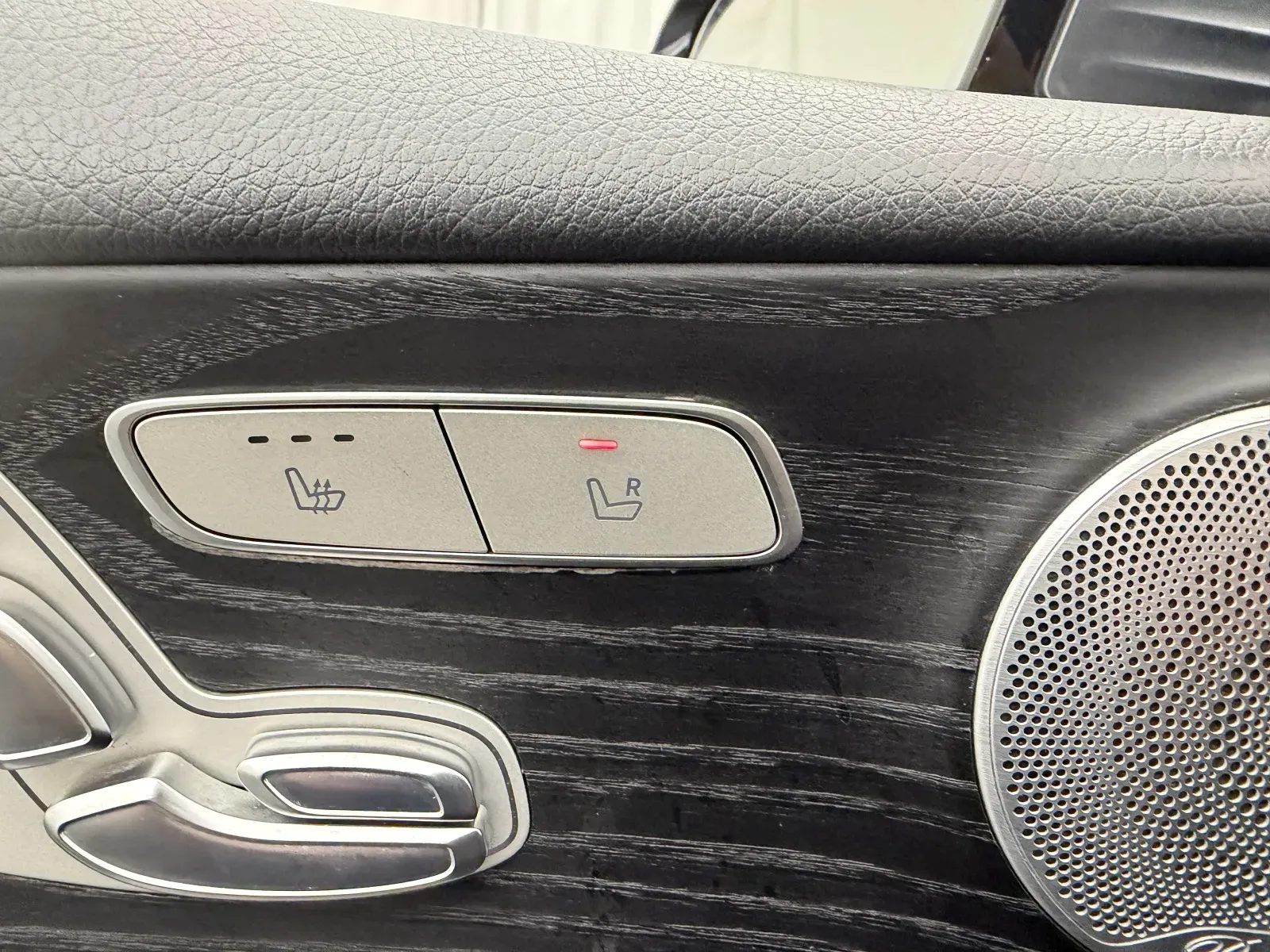 Mercedes-Benz E-Class photo 10