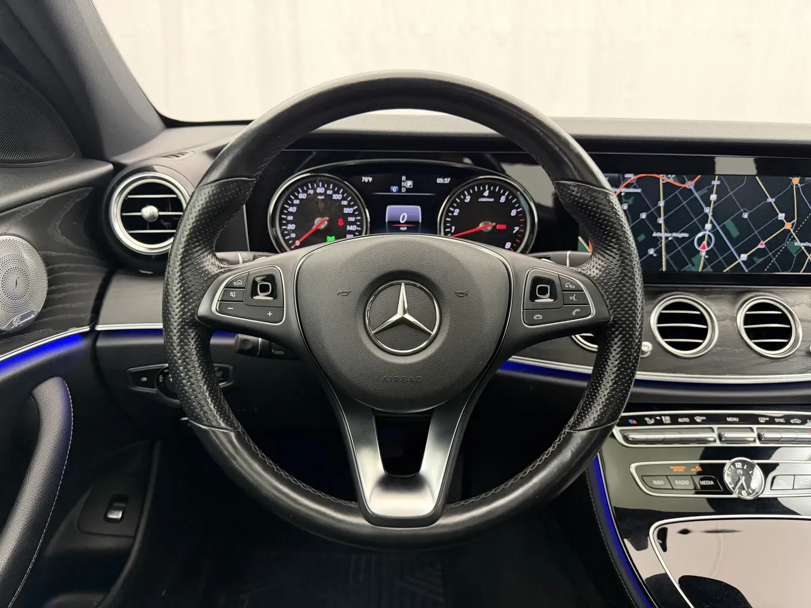 Mercedes-Benz E-Class photo 6