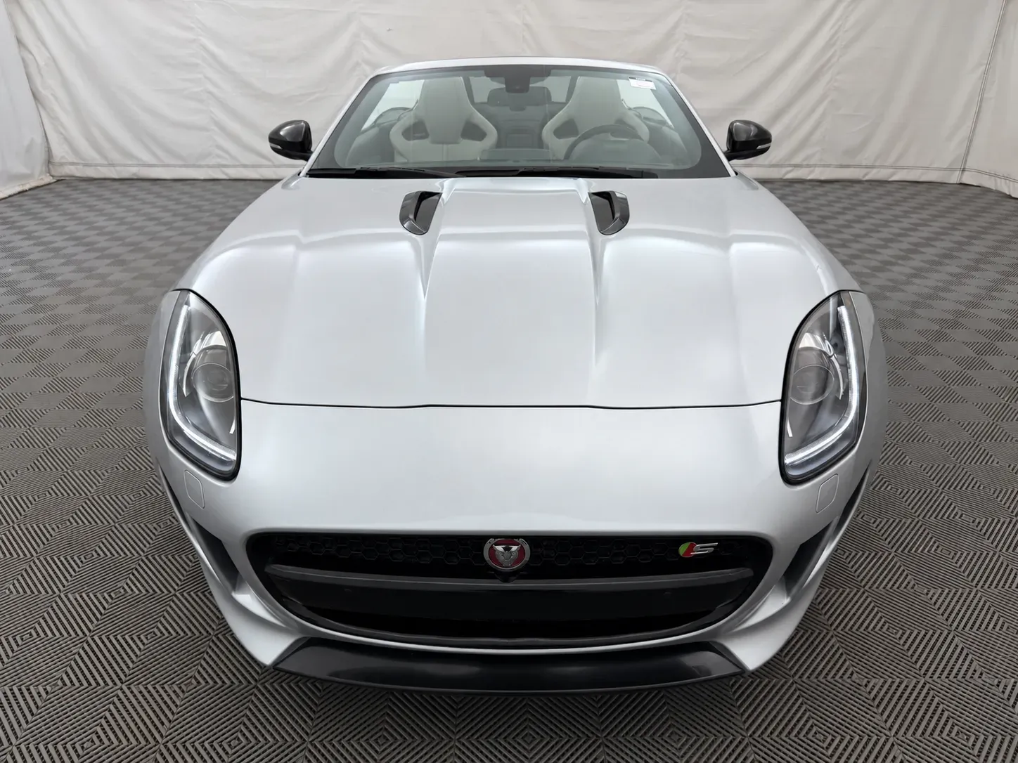 Jaguar F-TYPE photo 3