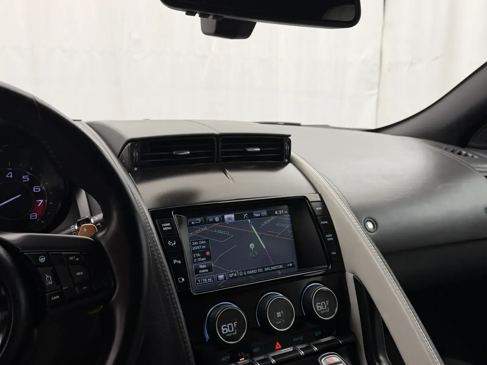 Jaguar F-TYPE photo 14