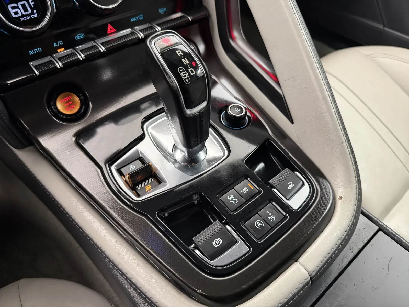 Jaguar F-TYPE photo 27