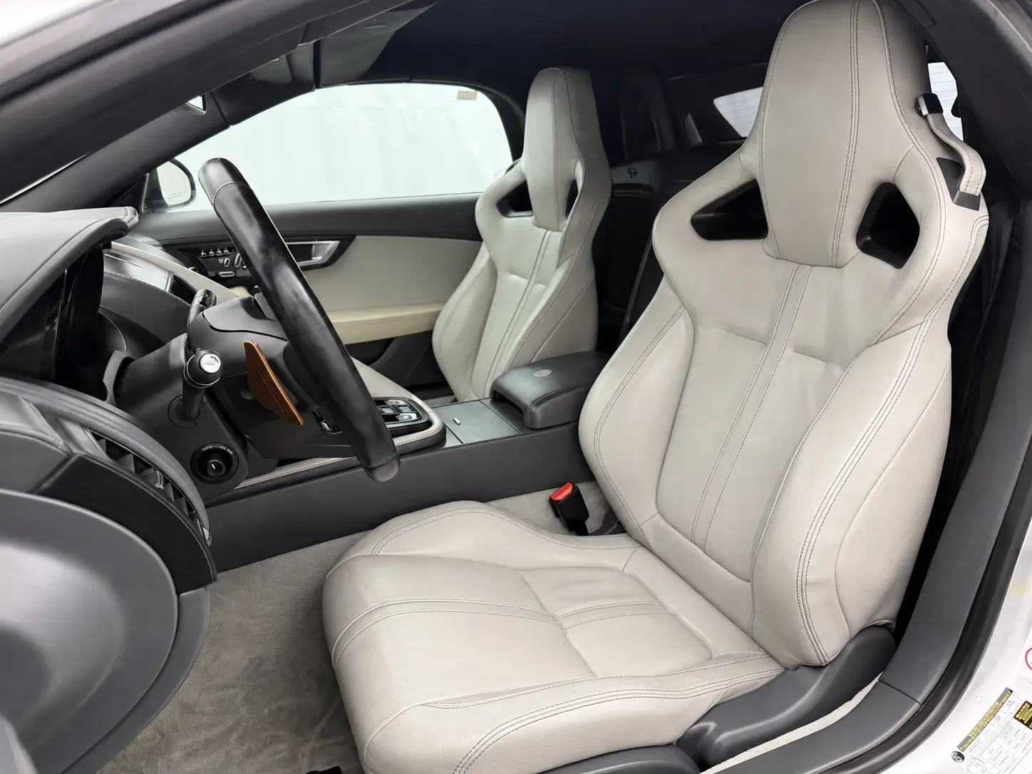 Jaguar F-TYPE photo 5