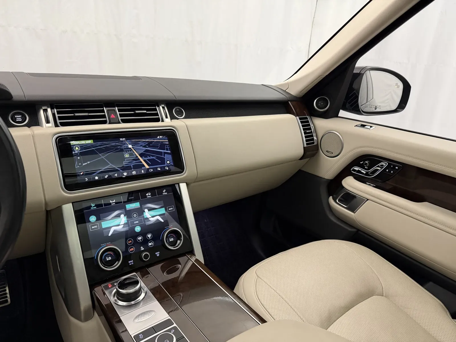 Land Rover Range Rover photo 13