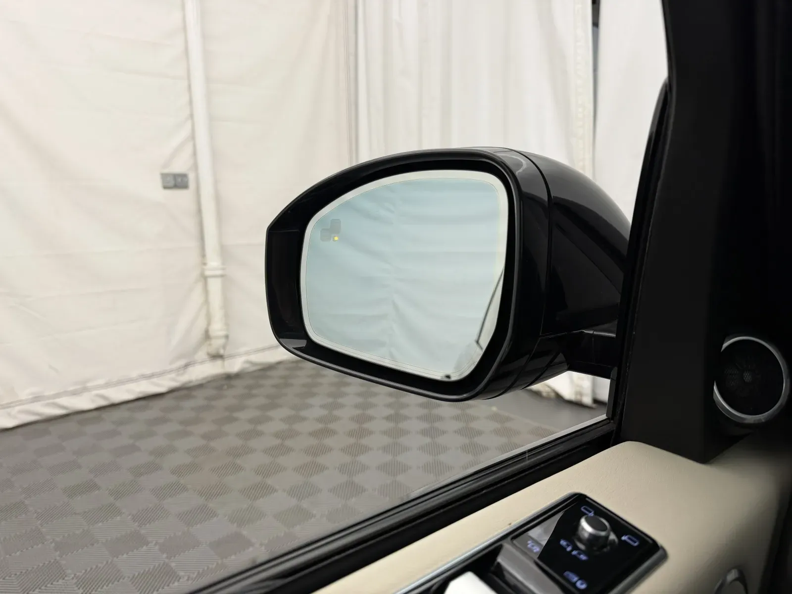 Land Rover Range Rover photo 12