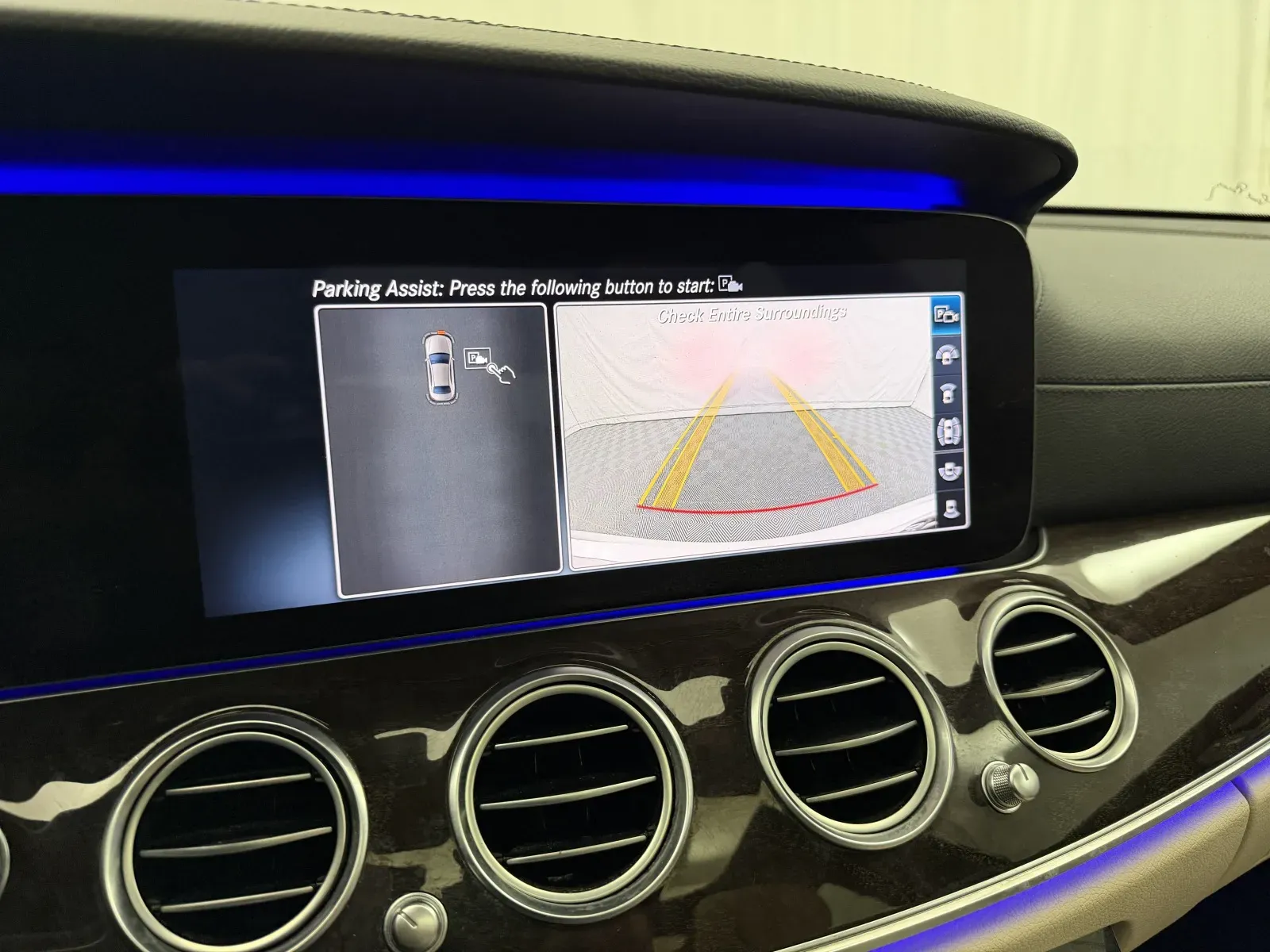 Mercedes-Benz E-Class photo 30